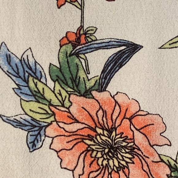 Floral Blouse - Picture 8 of 8